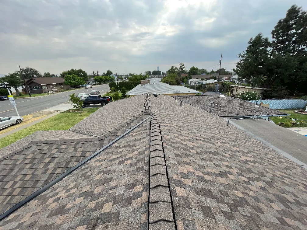 Wapato roof installed by Double r roofing and gutter 